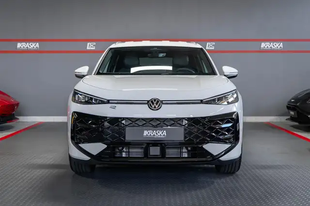 Volkswagen T-Roc view 5