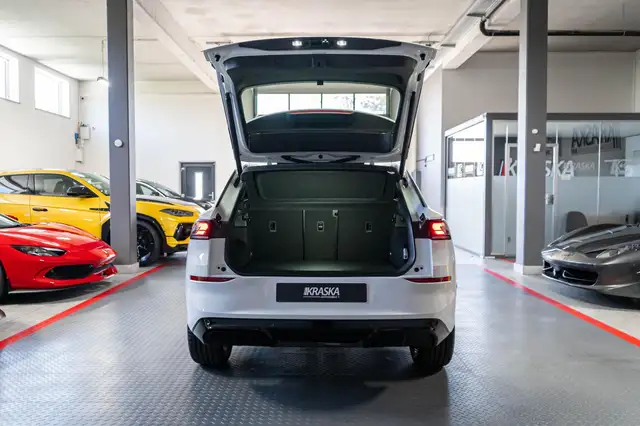 Volkswagen T-Roc view 10