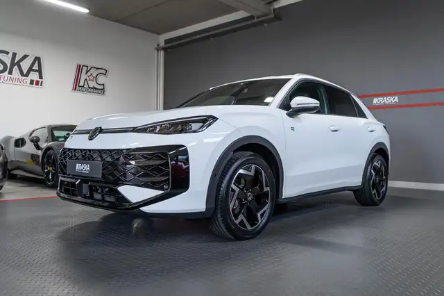 Volkswagen T-Roc view 4
