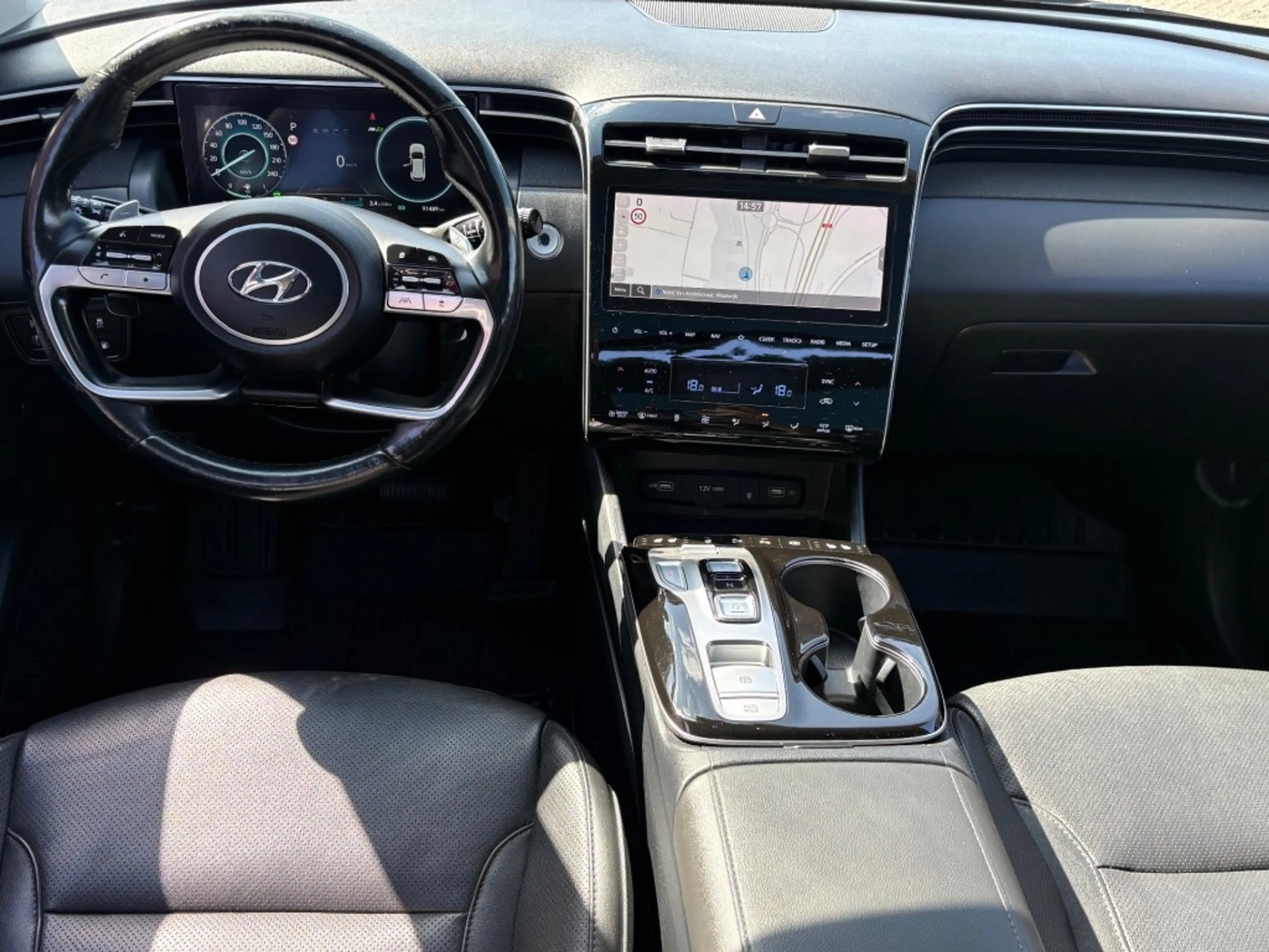 Hyundai TUCSON 1.6 T-GDI AUT. PHEV 4WD 265PK PANO-DAK LEER NAVI C — photo 6