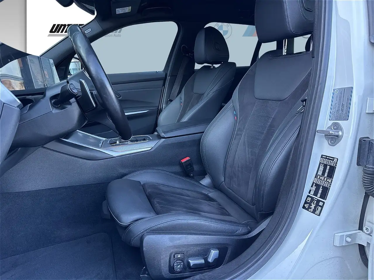 BMW 320 d xDrive | M Paket | AHK | 19 Zoll | Comfort Paket 10