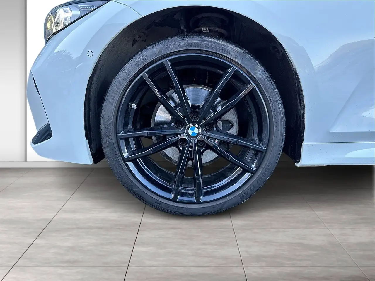 BMW 320 d xDrive | M Paket | AHK | 19 Zoll | Comfort Paket 6