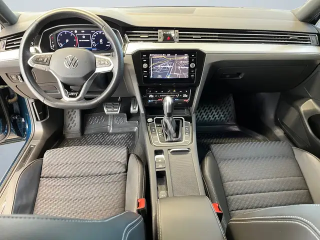 Volkswagen Passat view 8
