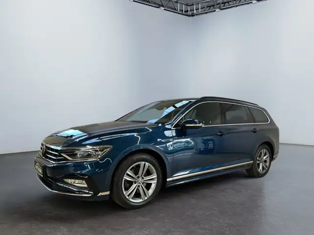 Volkswagen Passat view 2