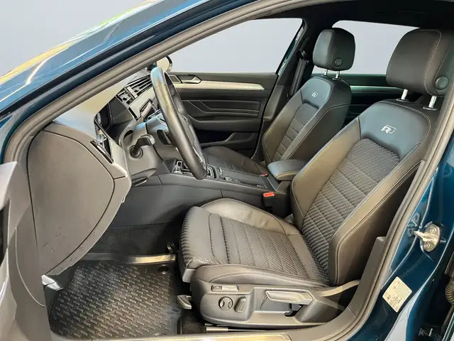 Volkswagen Passat view 7