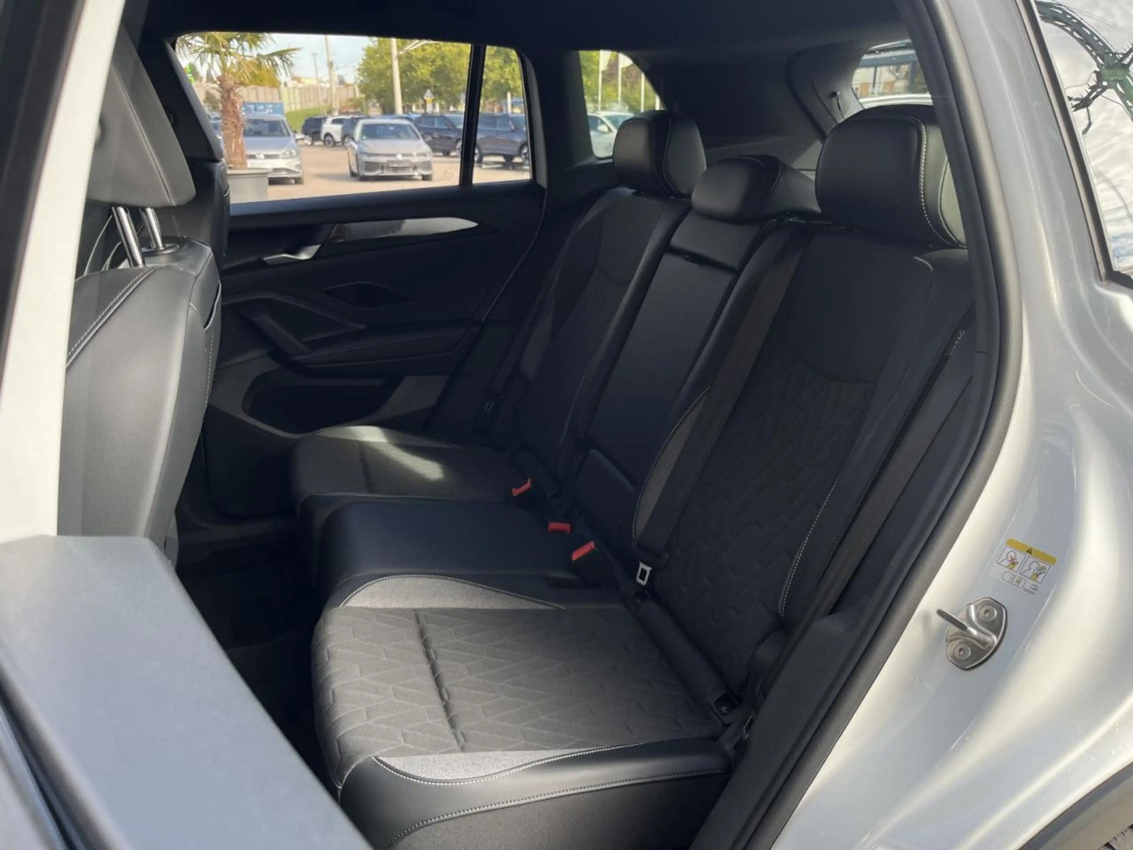 Volkswagen Tiguan Goal 1,5 eTSI DSG AHK ACC LED Matrix Navi — photo 13