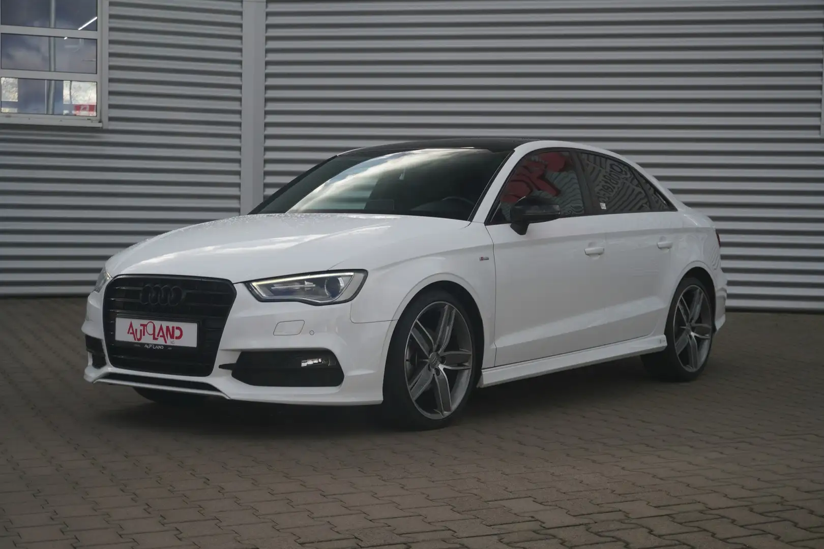 Audi A3 Limousine 1.4 TFSI S line Bi-Xenon Panorama Blanc - 2
