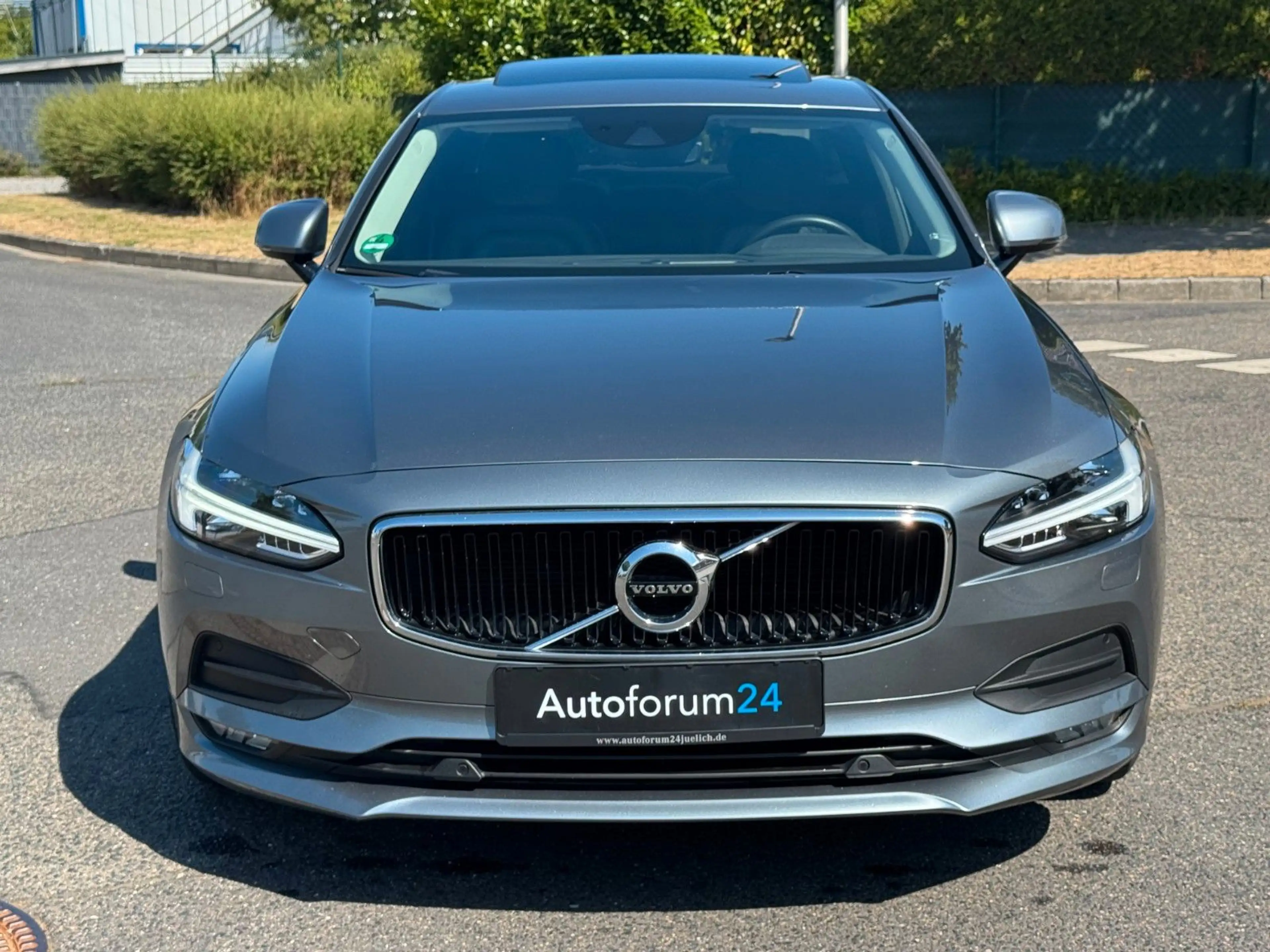 Volvo S90 Lim. Momentum*Autom*Panorama*Navi*RFK*Leder* — photo 8