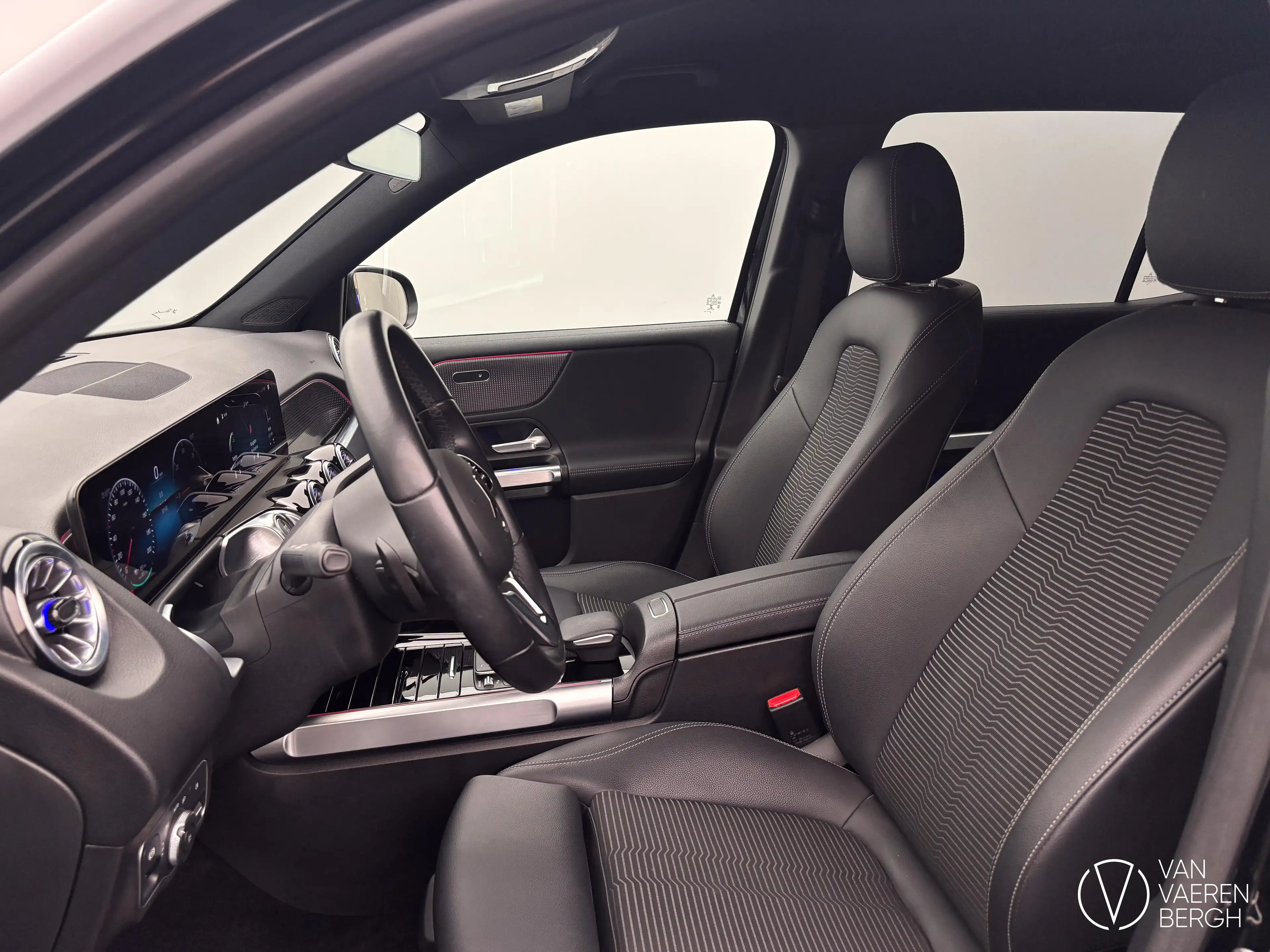 Mercedes-Benz EQB 350 350 4MATIC — photo 10
