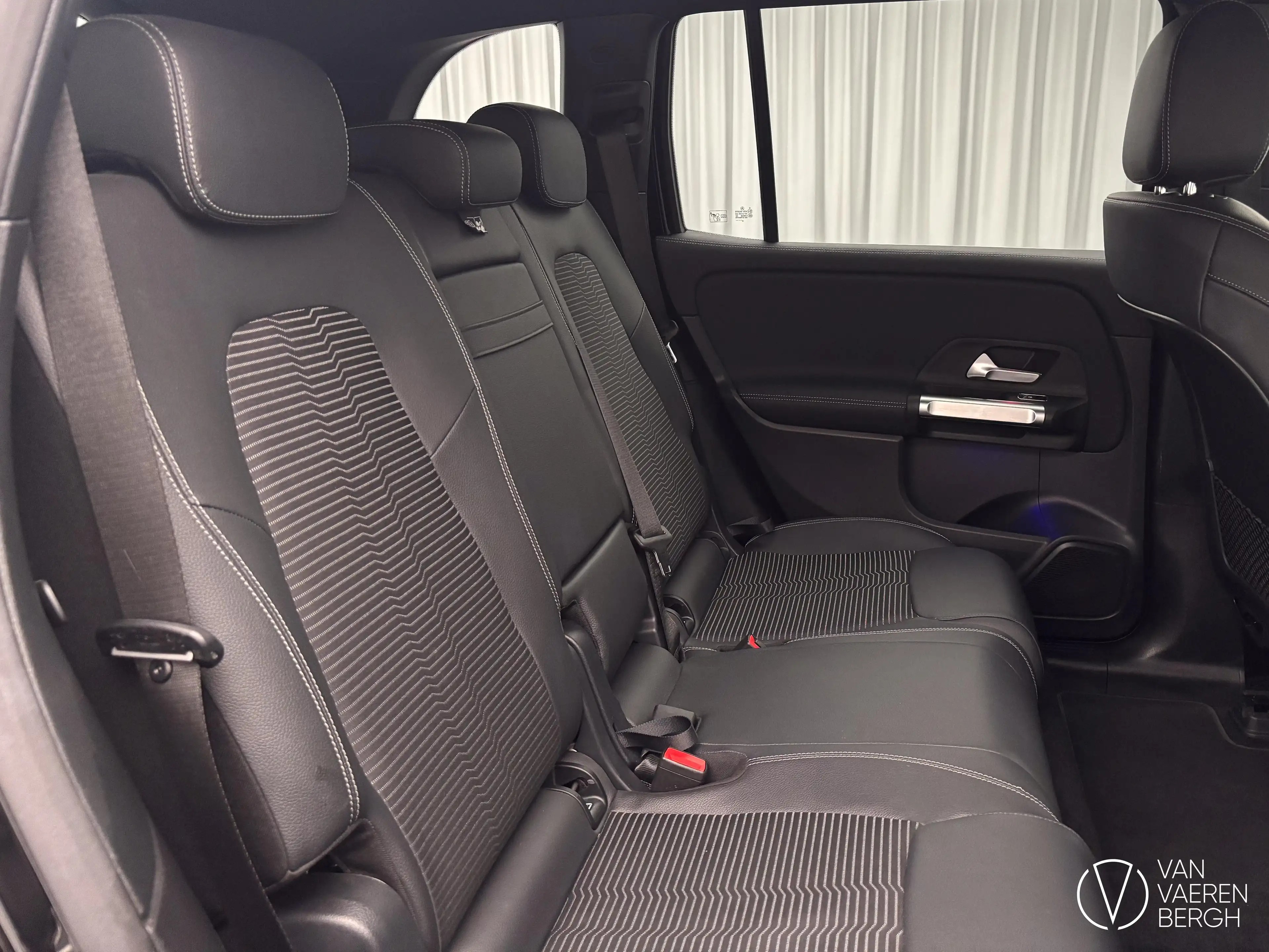 Mercedes-Benz EQB 350 350 4MATIC — photo 5