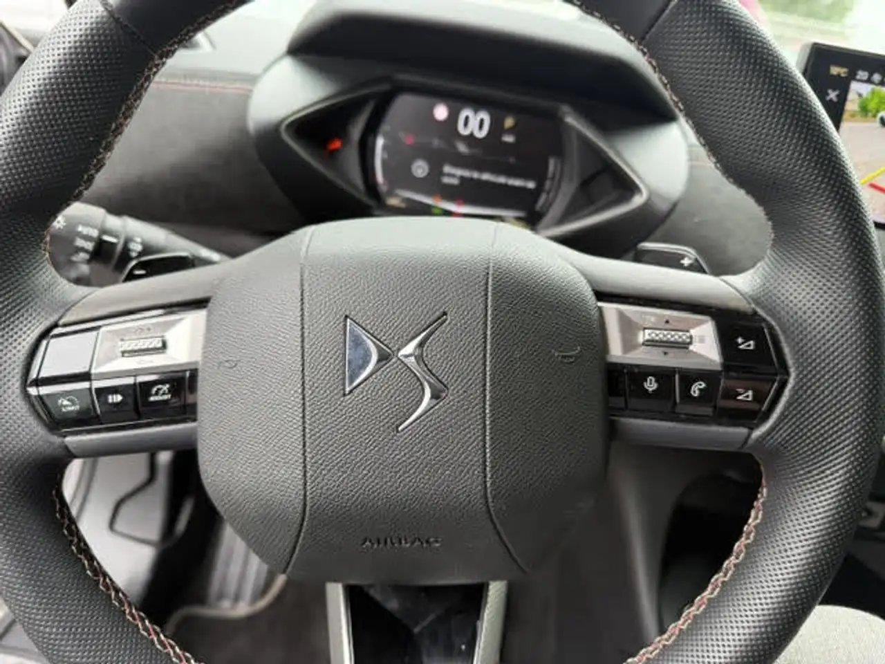 DS Automobiles DS 3 Crossback 2025 — фото 8