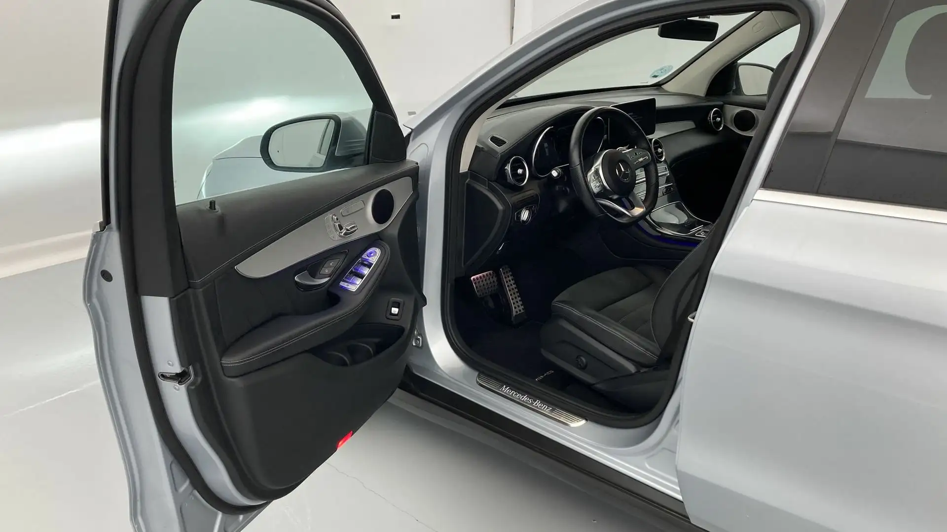 Mercedes-Benz GLC 200 200d 4Matic 9G-Tronic Plateado - 2