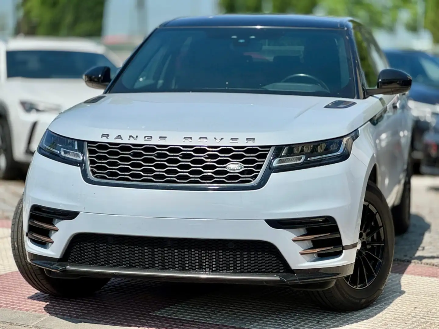 Land Rover Range Rover Velar 2.0D R-Dynamic Base 4WD Aut. 180 Blanc - 2
