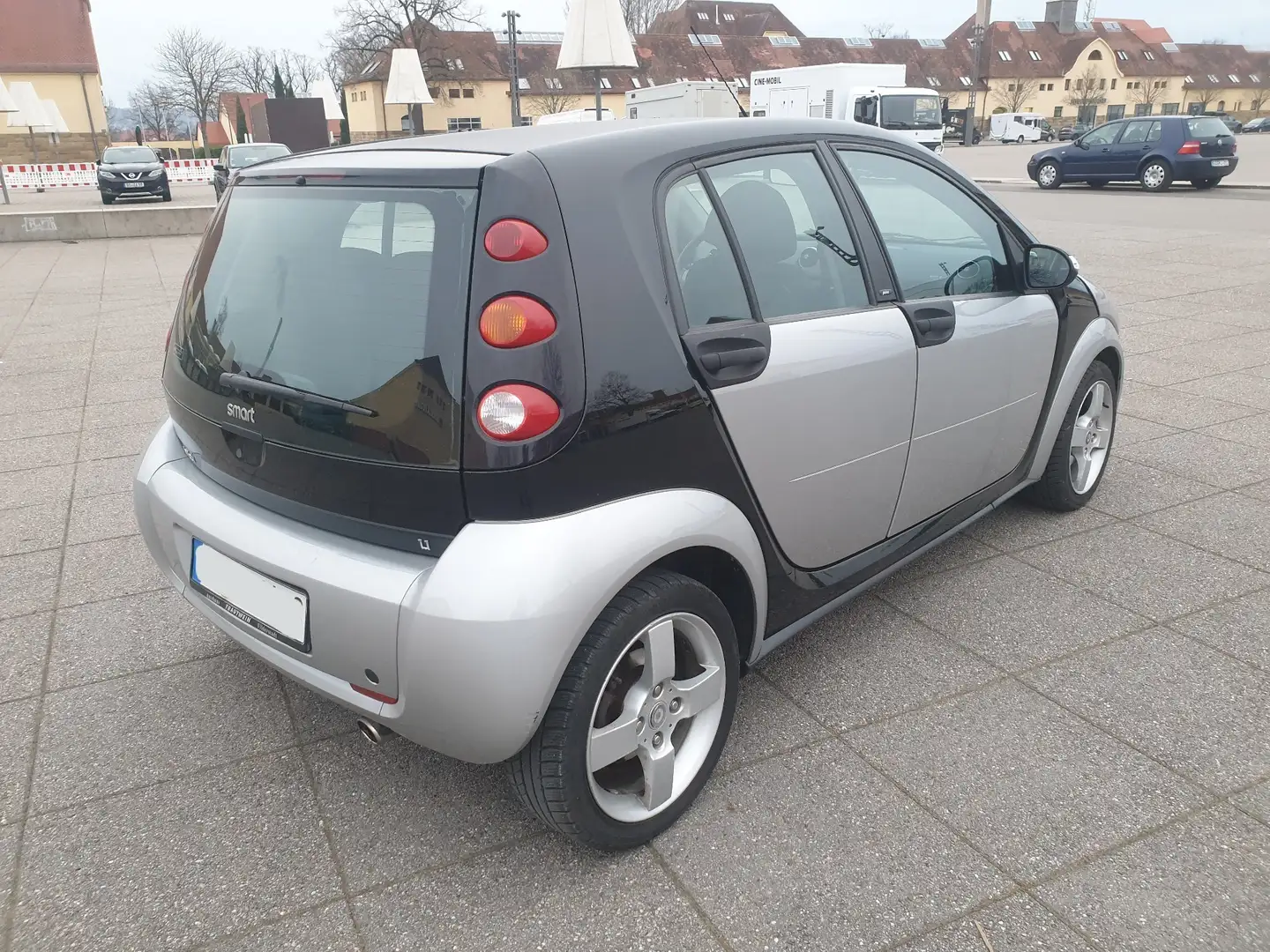 smart forFour klein Auto 4 türer tüv 2026 klima sparsam mit Tüv Argent - 2