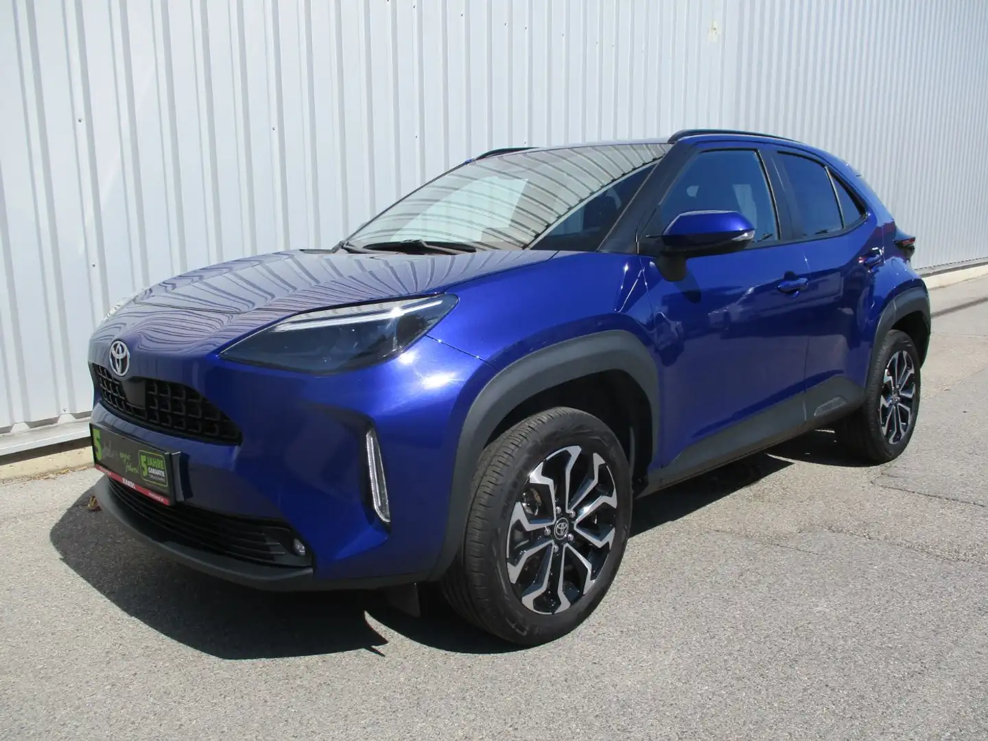 Toyota Yaris Cross 1.5 VVT-i Hybrid Active Drive Aut. Blau - 2
