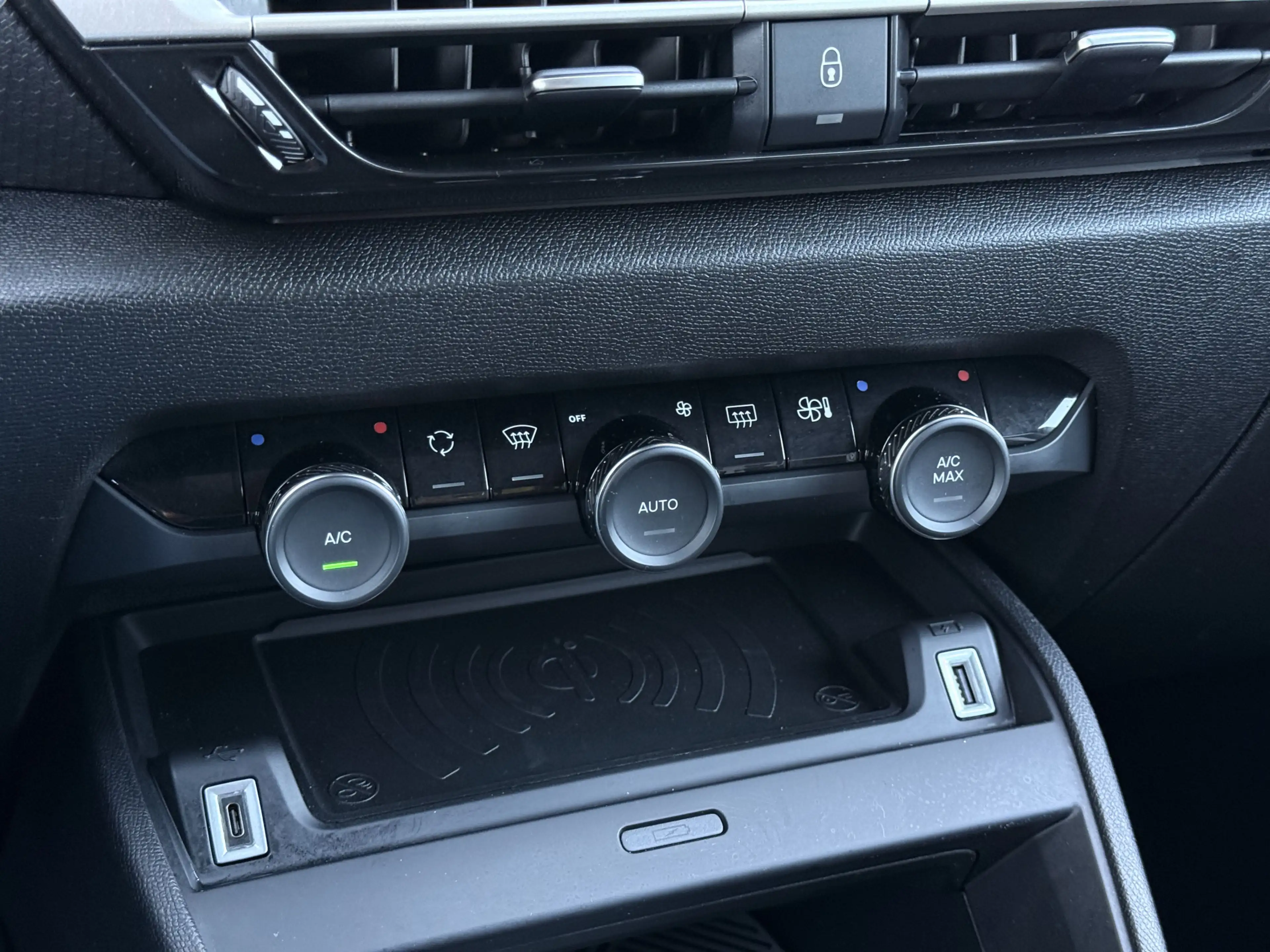 Citroen E-C4 Electric Max 156pk Extended range 54 kWh Navi / Carplay/ HU — photo 35