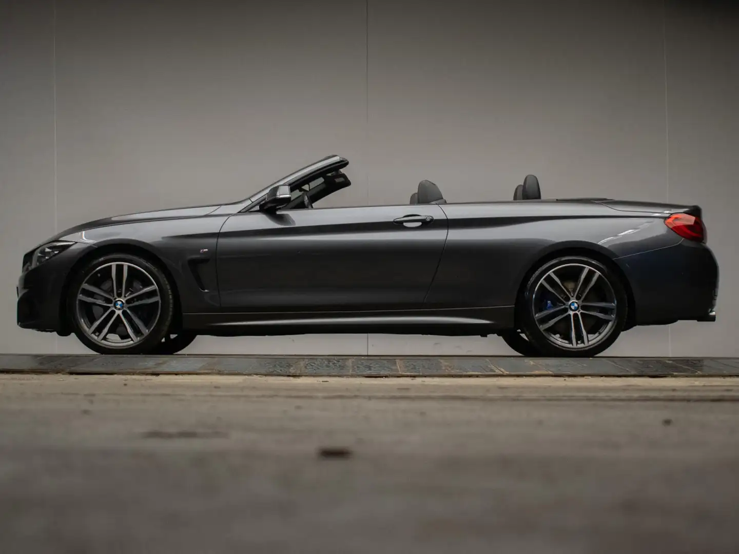 BMW 430 4-serie Cabrio 430i High Executive M PAKKET (APPLE Grijs - 1