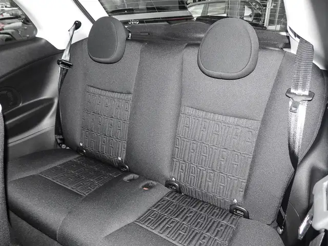 Fiat 500e view 11