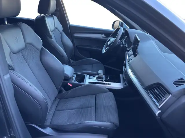 Audi SQ5 view 12