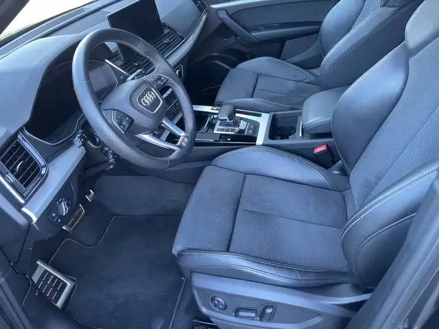 Audi SQ5 view 14