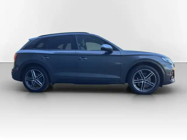 Audi SQ5 view 6