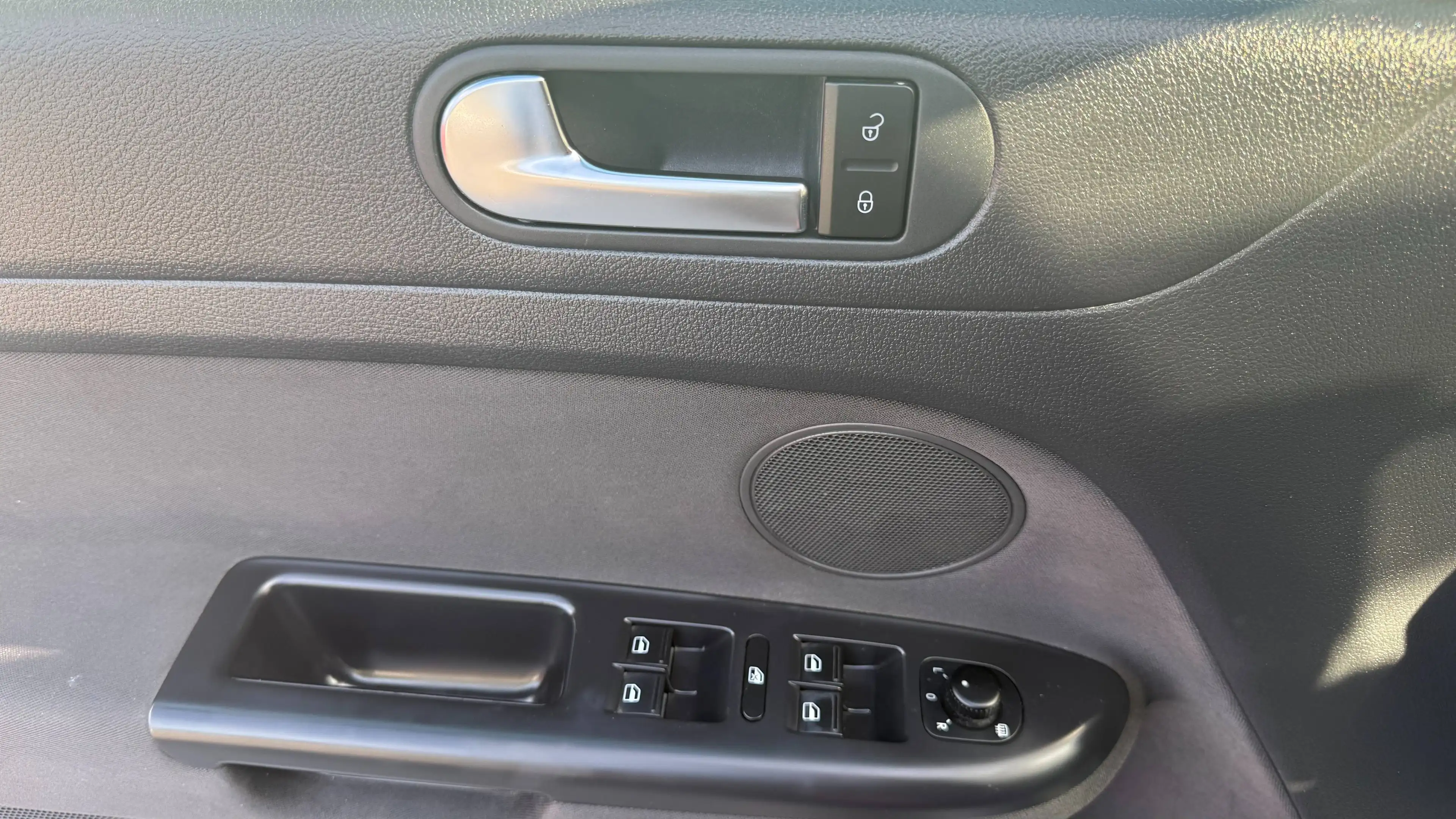 Volkswagen Golf Plus Match KLIMAAUTOMATIK SITZHEIZUNG ALUFELGEN EPH TÜV NEU — photo 14