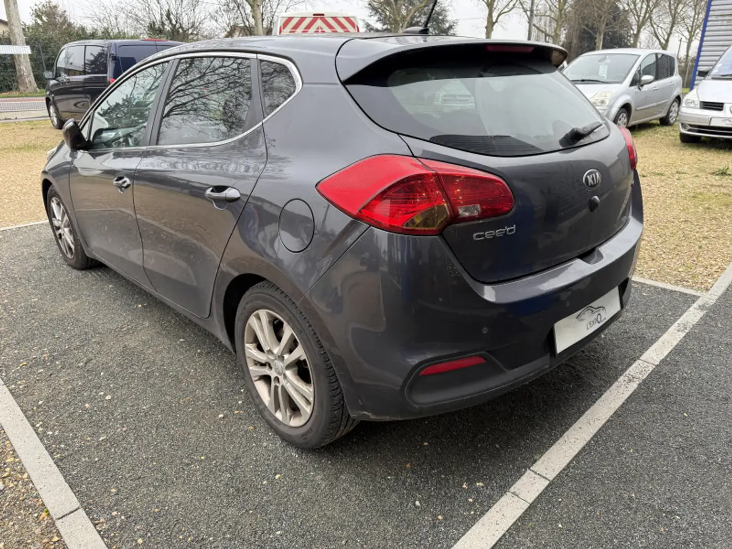 Kia Ceed / cee'd 1.6 CRDI 128CH ACTIVE Gris - 2