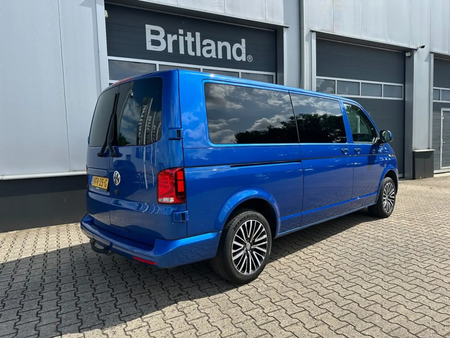 Volkswagen Transporter 2.0 TDI 199pk DSG BULLI DC bj2020 *Led *Virtual co Modrá - 2