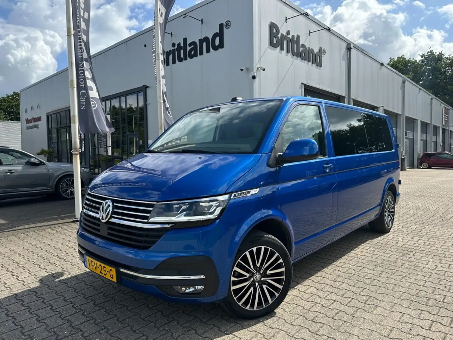 Volkswagen Transporter 2.0 TDI 199pk DSG BULLI DC bj2020 *Led *Virtual co Modrá - 1