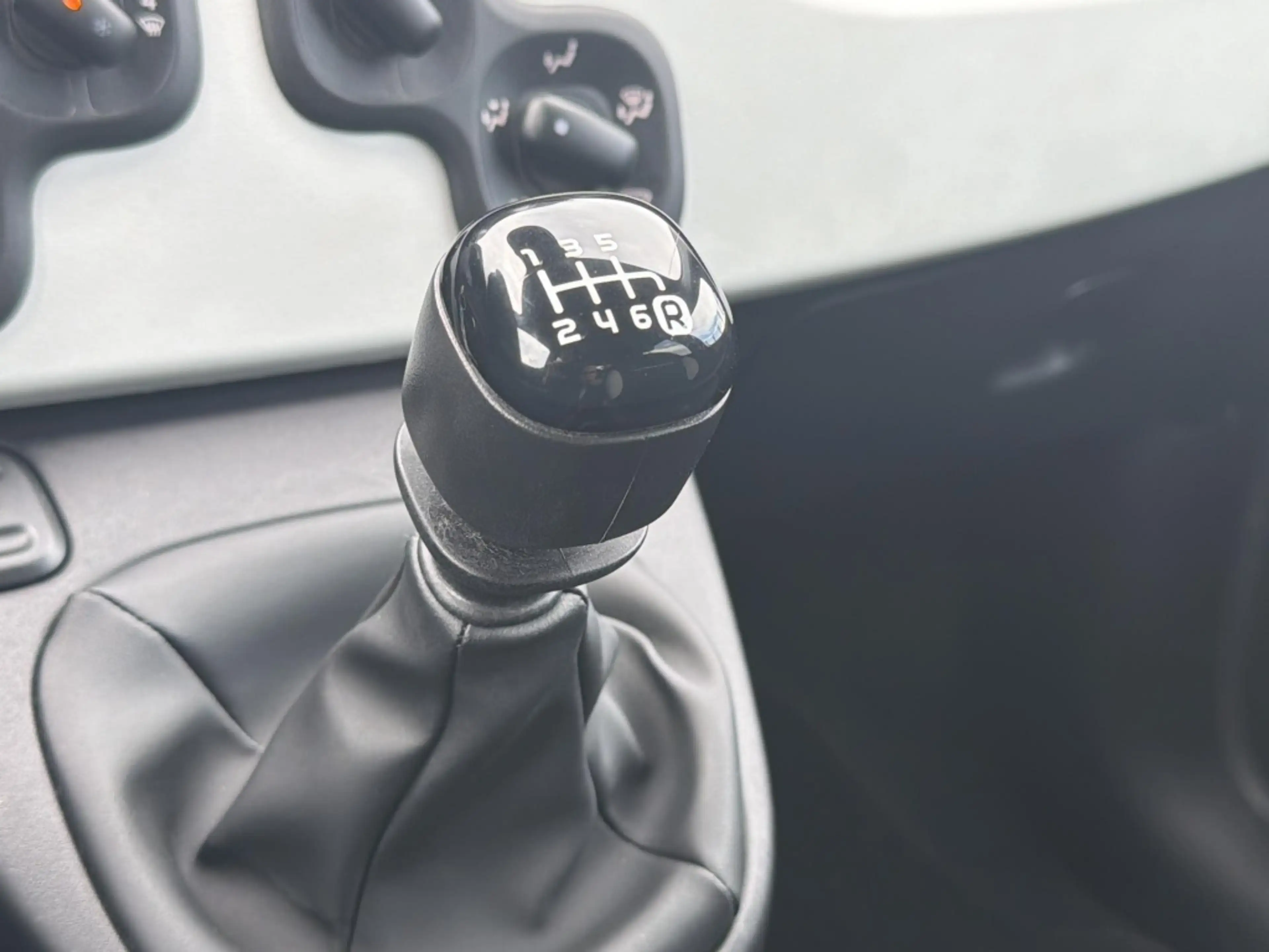 Fiat Panda Pandina 1.0 Hybrid Cross | Android Auto | Parkeers — photo 15