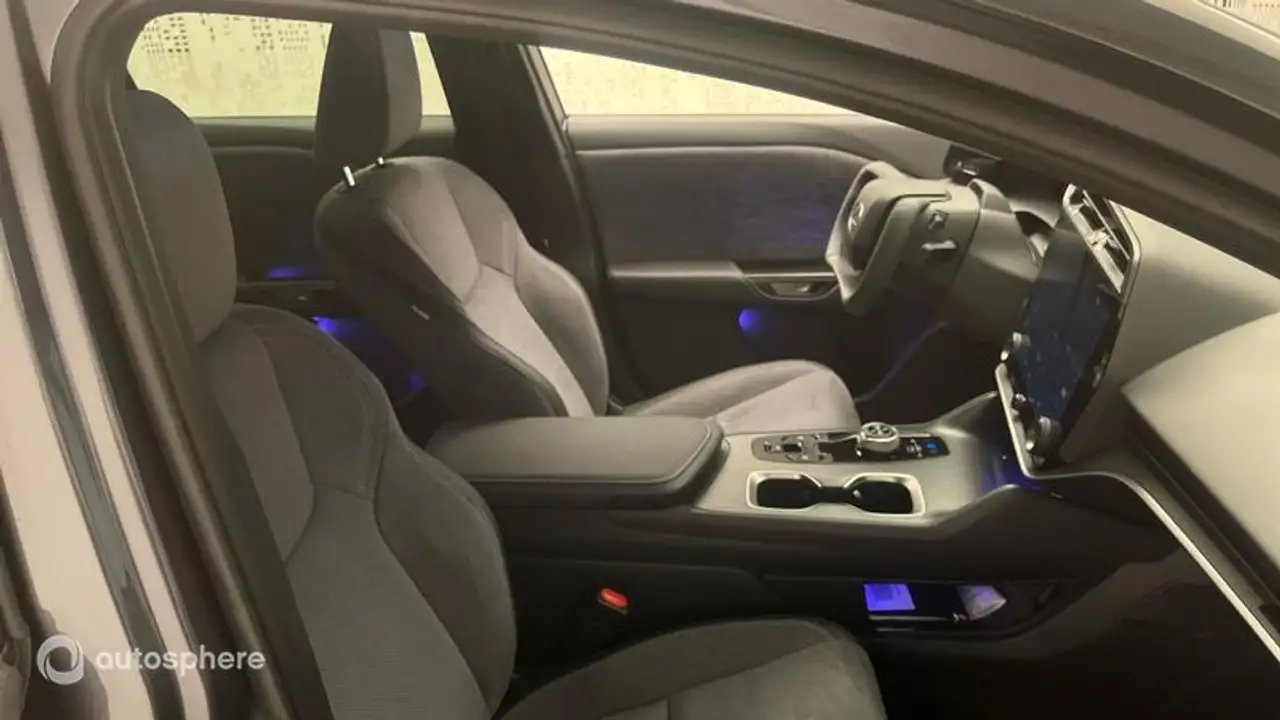 Lexus RZ 2026 — фото 15
