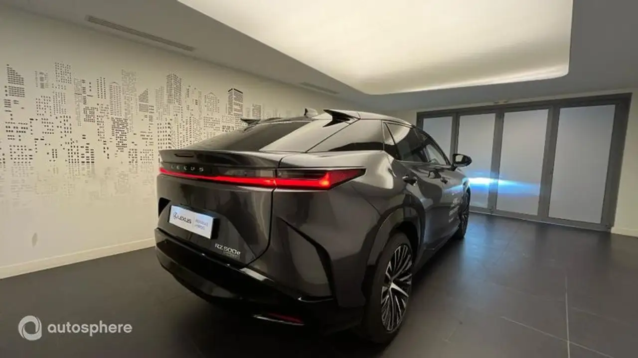 Lexus RZ 2026