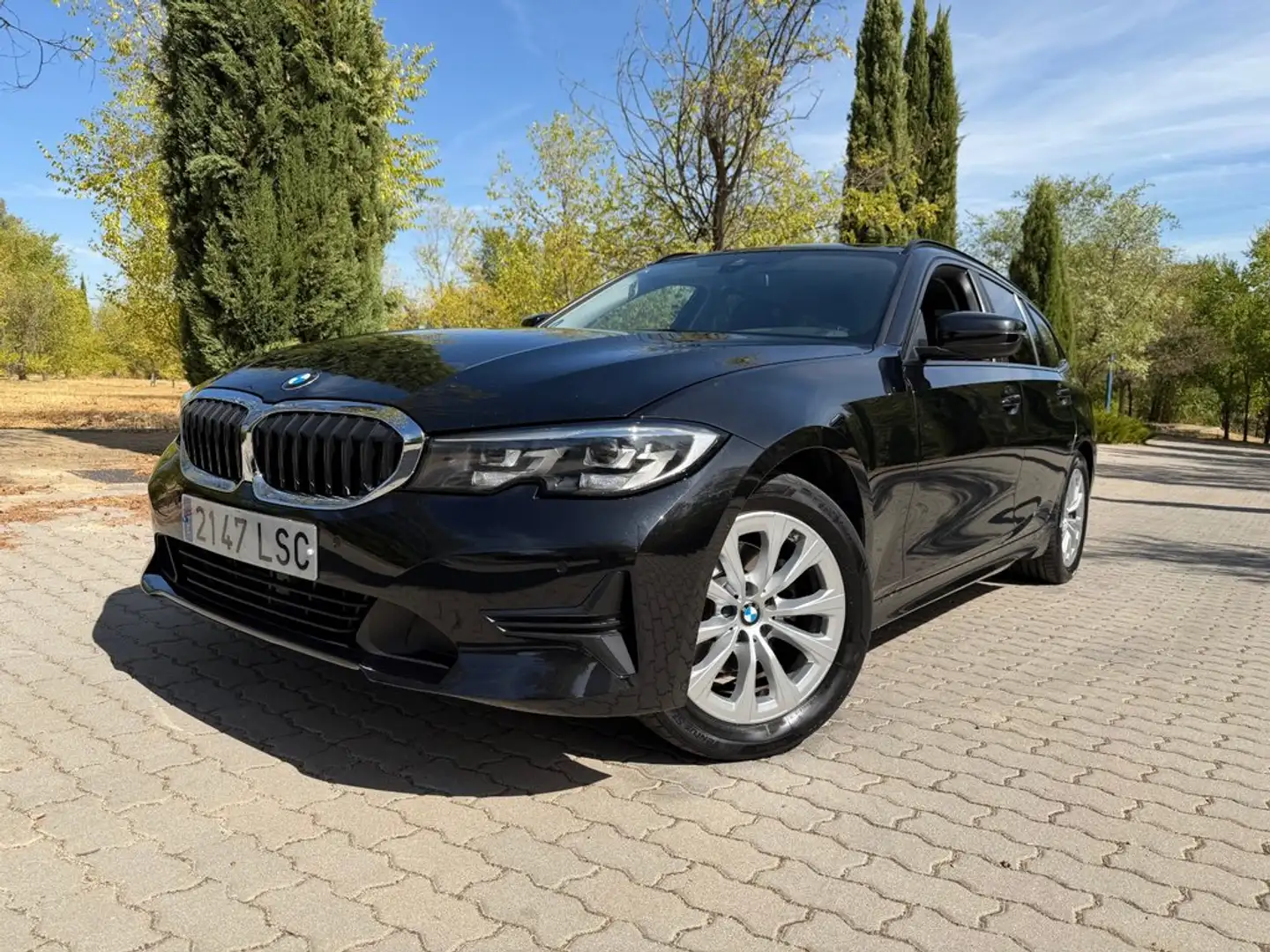 BMW 320 320d Auto.Touring Negro - 1