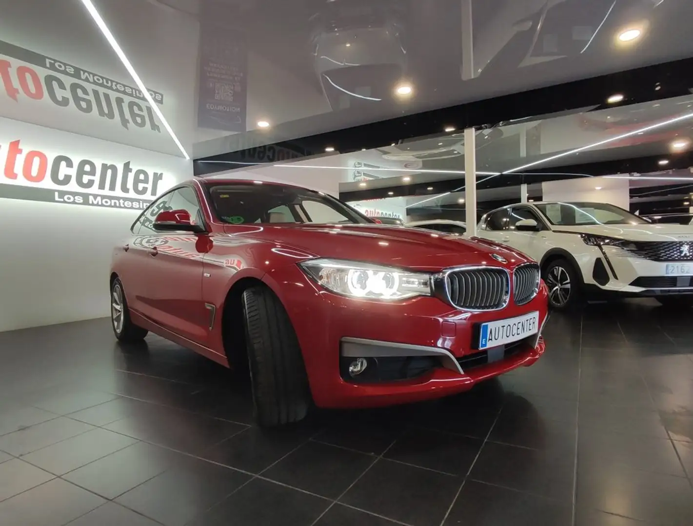 BMW 320 320dA Gran Turismo Rojo - 2