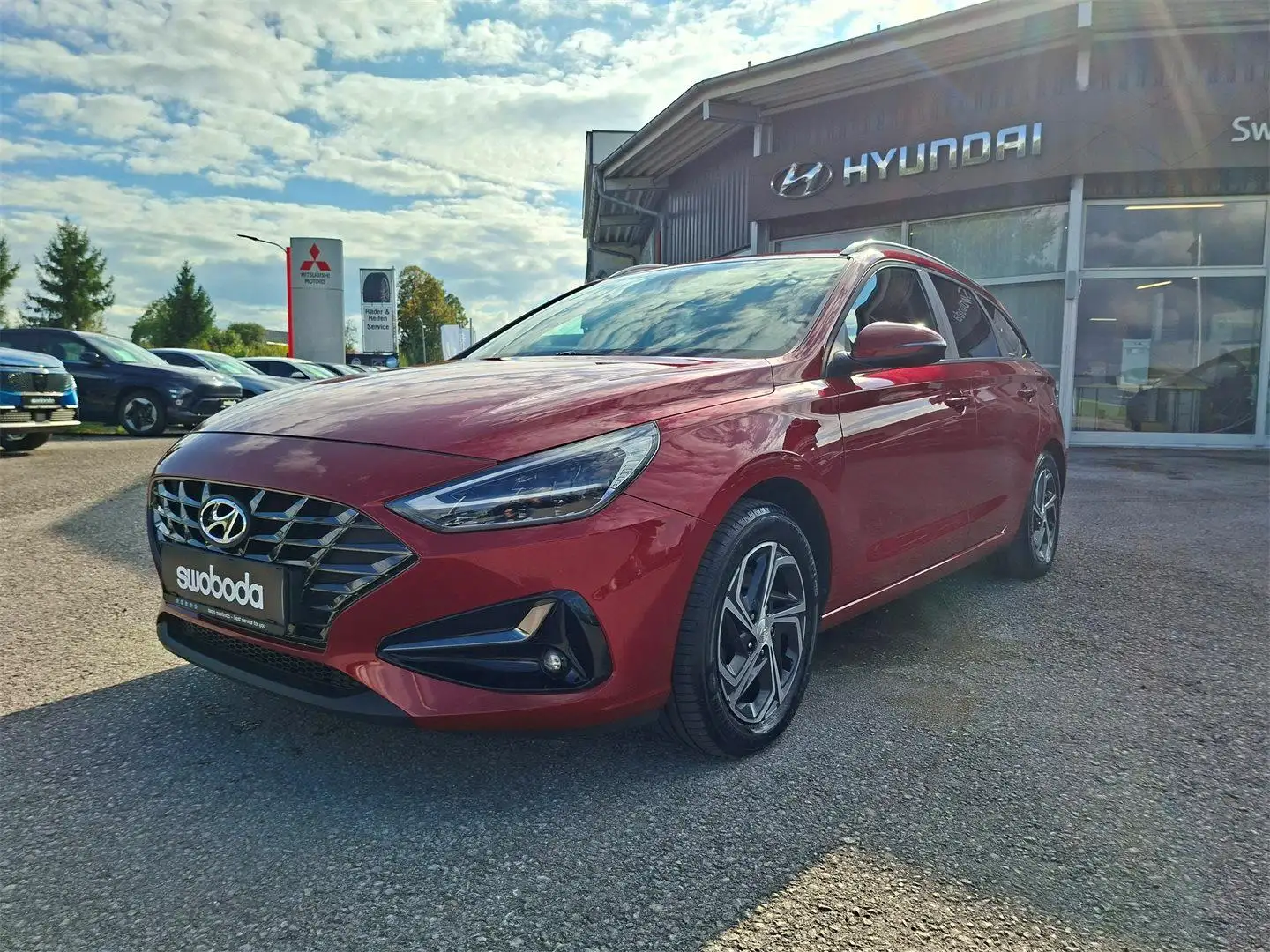 Hyundai i30 CW 1,6 CRDi Trend Line *8fach* AHK Rot - 1