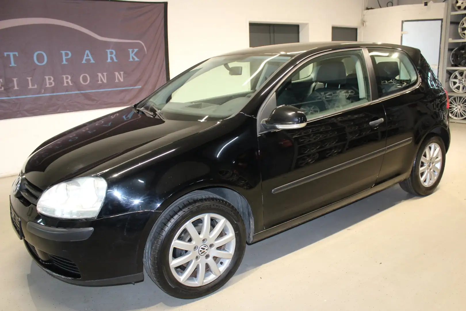 Volkswagen Golf Trendline*ESP*ABS*Klima*Isofix Schwarz - 1