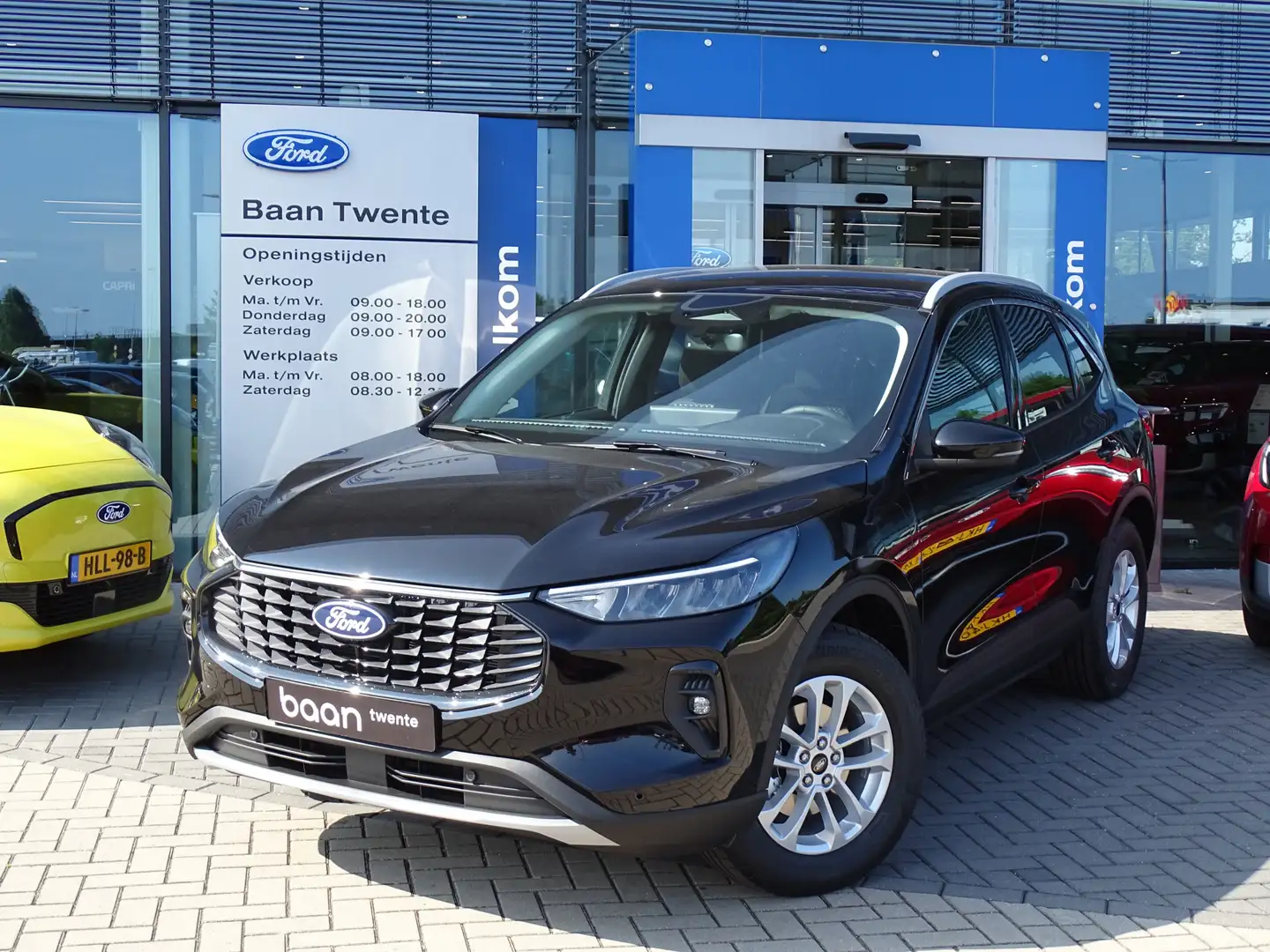 Ford Kuga 2.5 PHEV 243pk Titanium Plug-in | winterpack | cru Zwart - 2