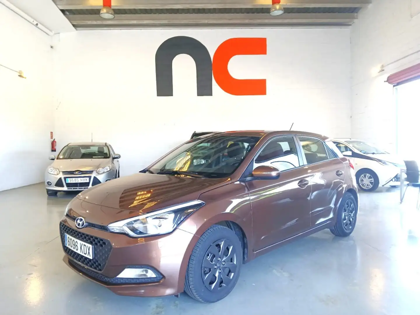 Hyundai i20 Pequeño Manual de 5 Puertas Marrón - 1