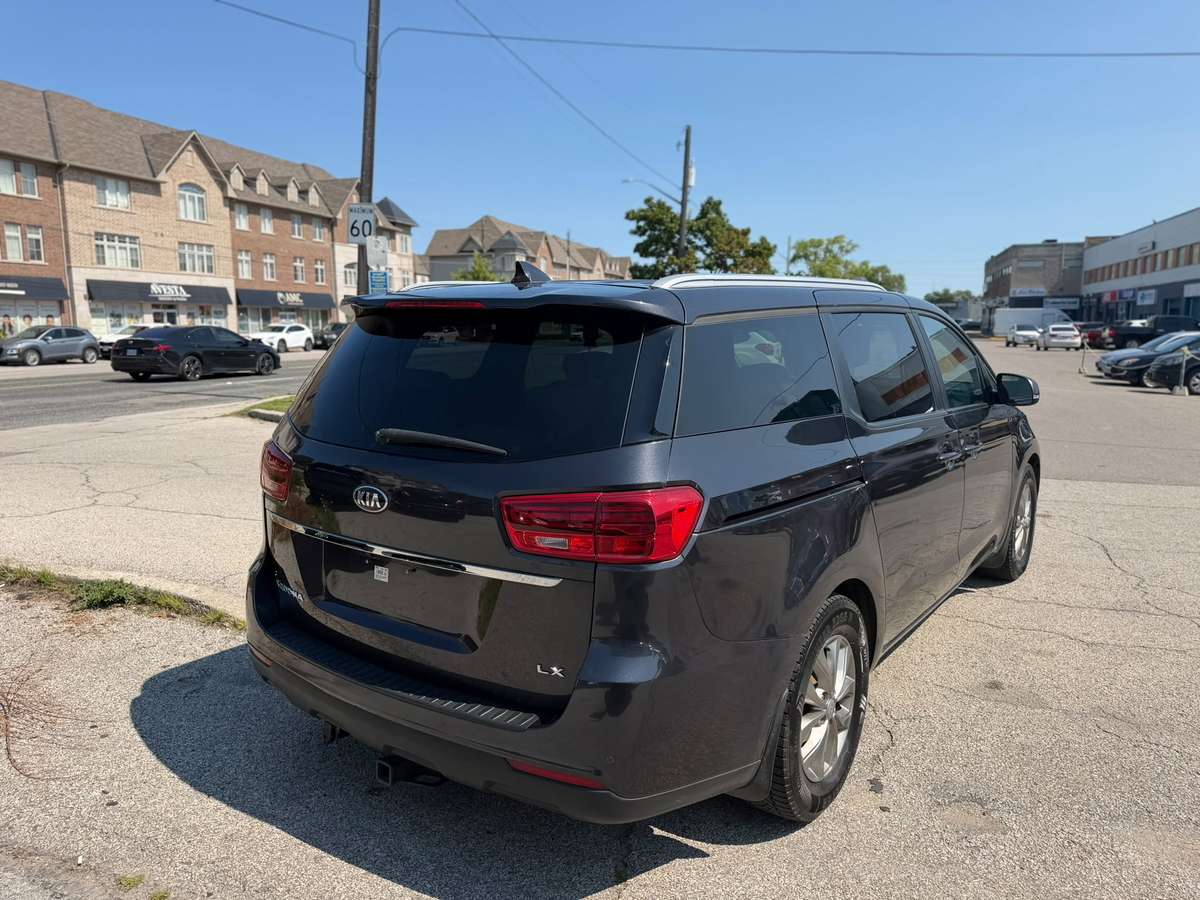2021 Kia Sedona LX — photo 1