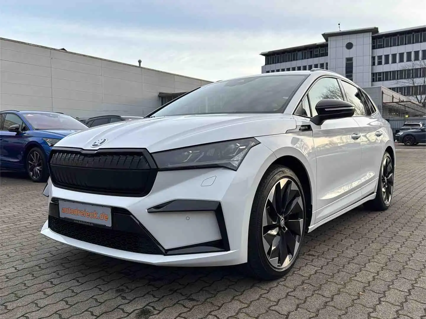 Skoda Enyaq 60 Sportline ACC 21Z KAMERA DAB SHZ VC Weiß - 1