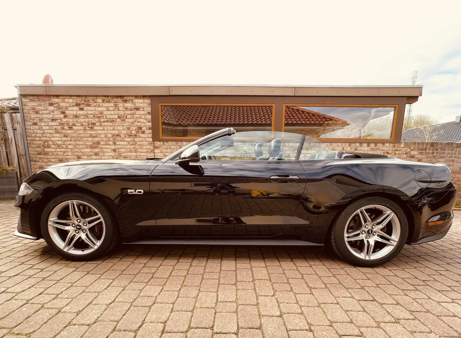 Ford Mustang Convertible 5.0 Ti-VCT V8 GT - 2