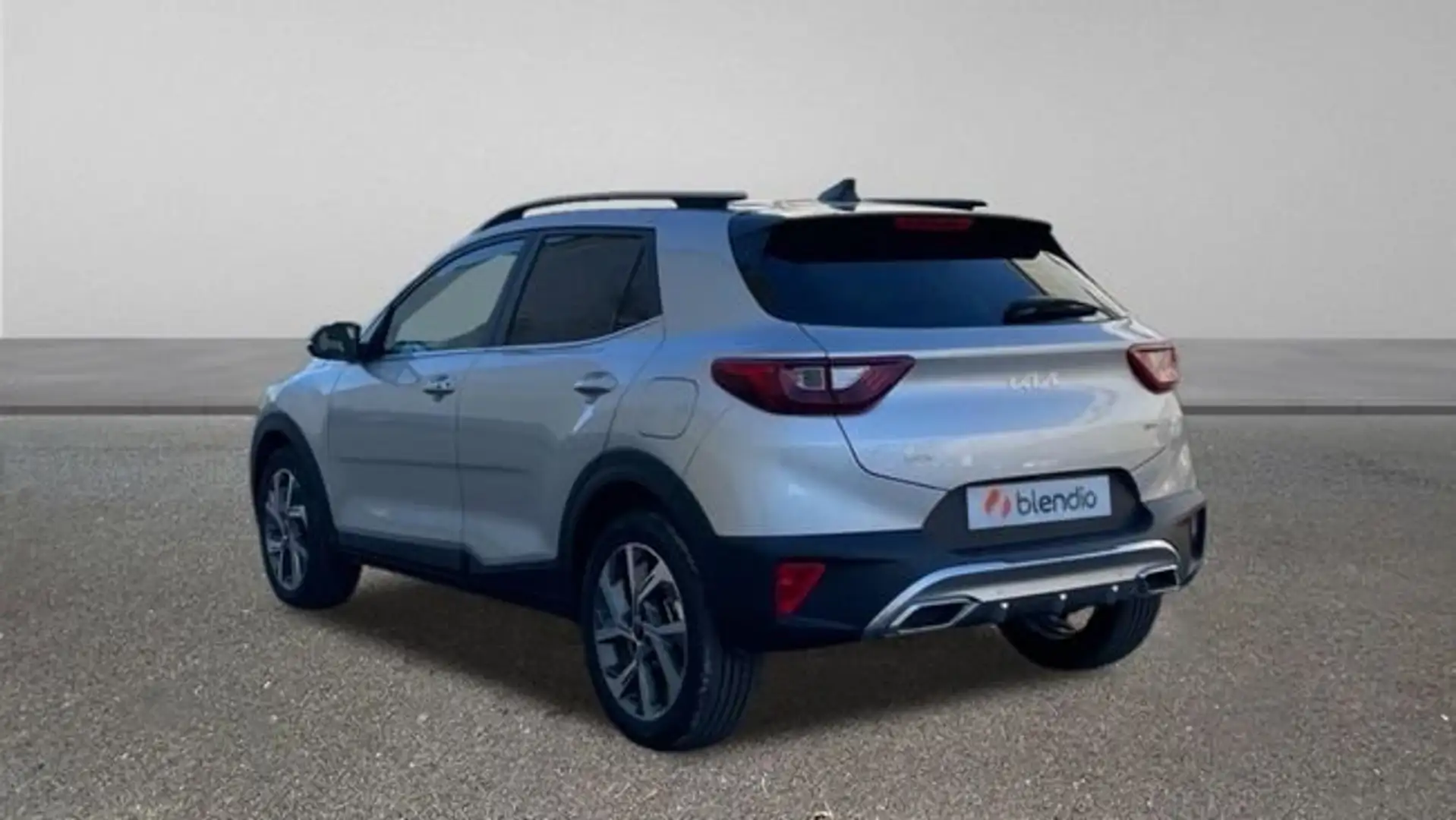 Kia Stonic 1.0 T-GDI MHEV IMT 74KW GT LINE 100CV 5P Plateado - 2