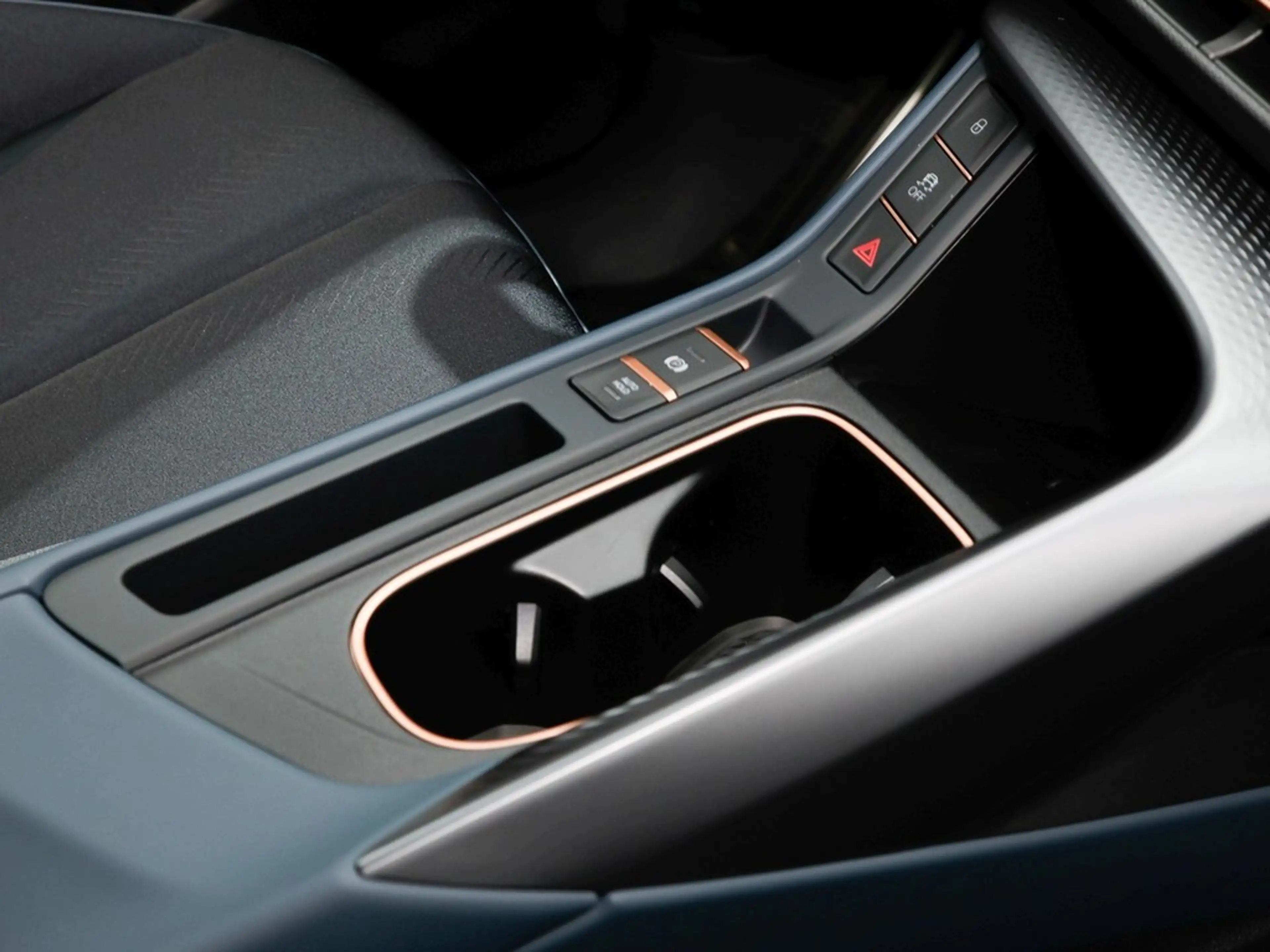 CUPRA Terramar 1.5 eTSI 110kW/150PS 7-Gang-DSG — photo 9