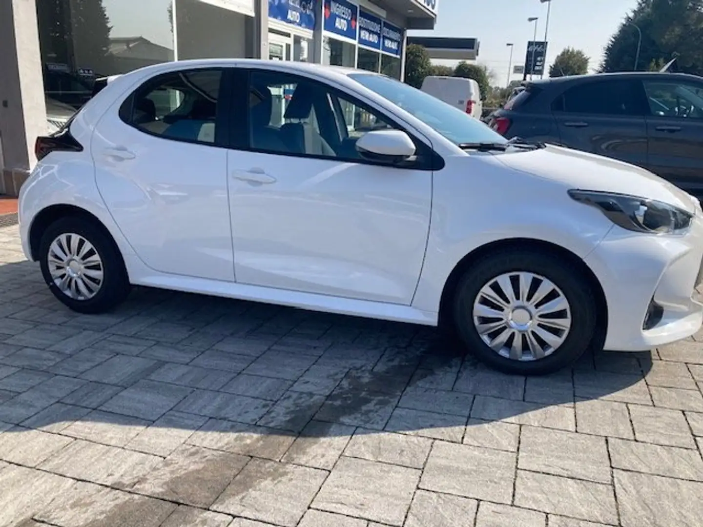 Toyota Yaris Yaris IV 2020 1.0 Business Bianco - 2