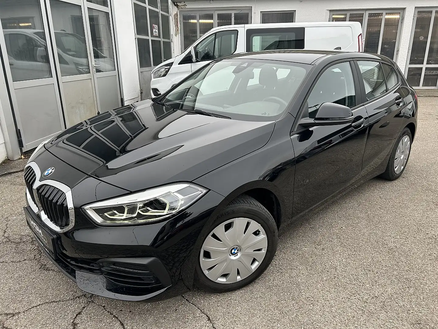 BMW 116 d / LED / NAVI / PDC+ / Tacho digital Schwarz - 2