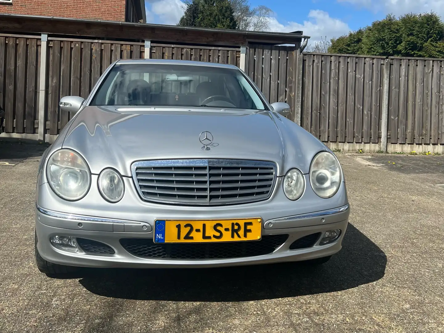 Mercedes-Benz E 240 Elegance 2.6 Benzine Origineel NL-auto Gri - 2
