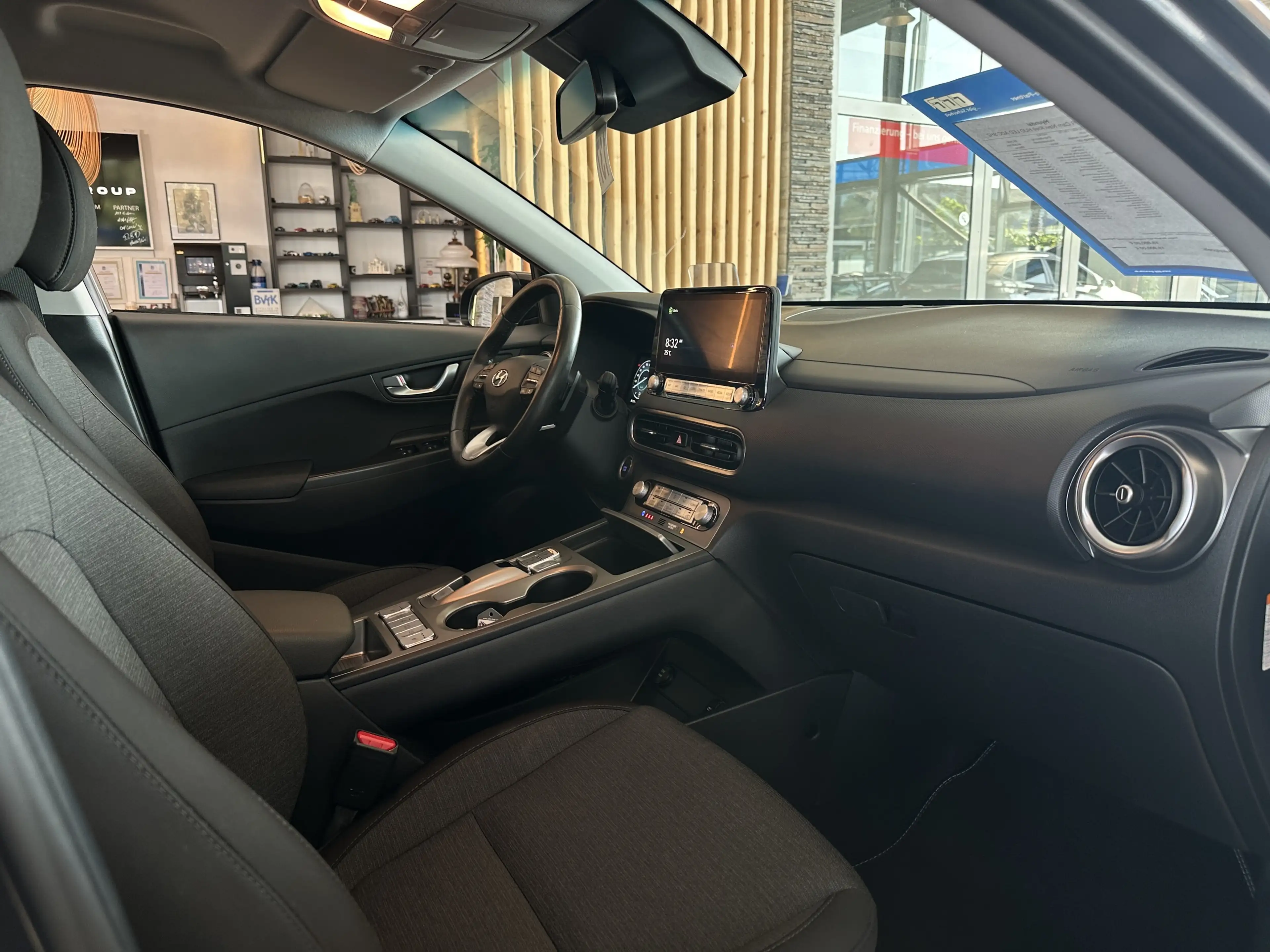 Hyundai KONA Trend R.Cam Navi Krell HUD LED ACC SHZ — photo 11