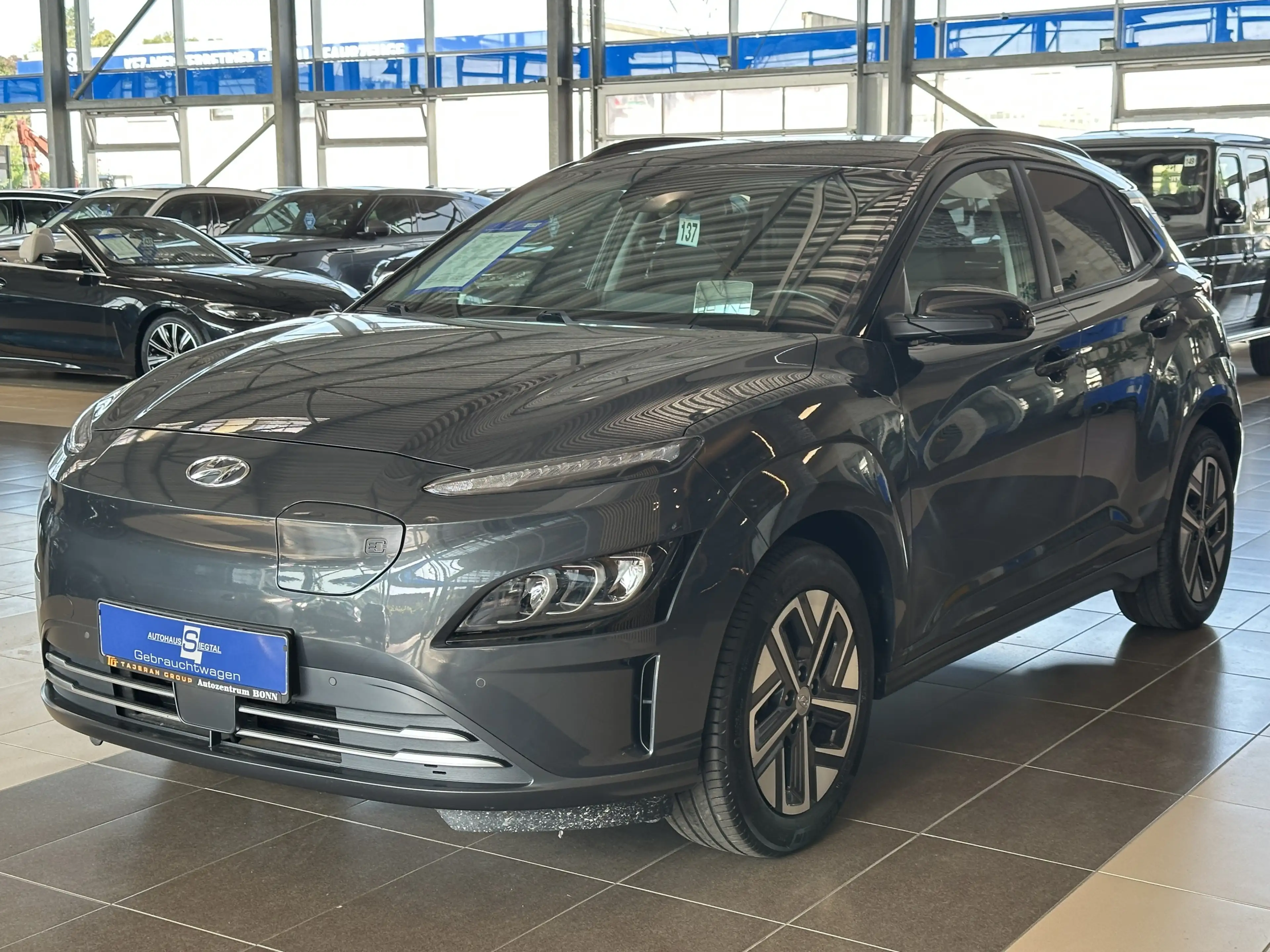 Hyundai KONA Trend R.Cam Navi Krell HUD LED ACC SHZ — photo 2