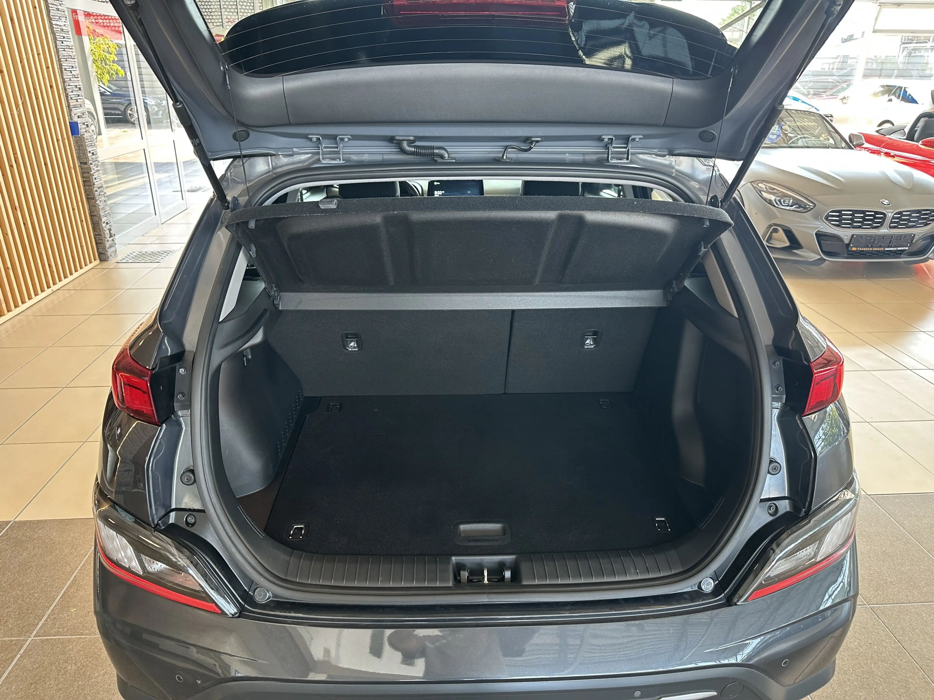 Hyundai KONA Trend R.Cam Navi Krell HUD LED ACC SHZ — photo 7