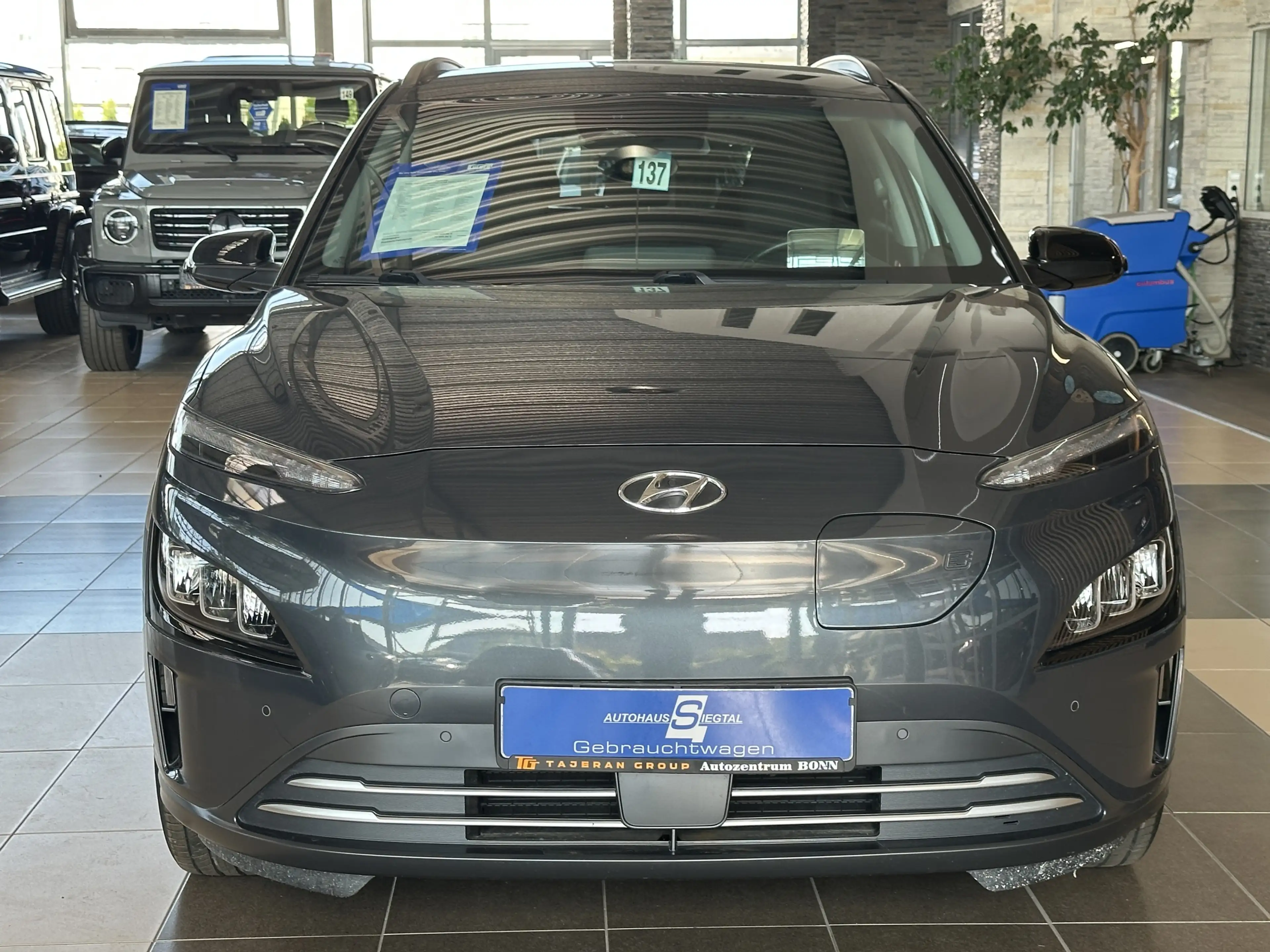 Hyundai KONA Trend R.Cam Navi Krell HUD LED ACC SHZ — photo 3